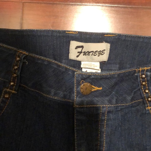 Franeze Stretch Jeans with Rivets & Embroidery 5 long 34โ inseam - Picture 4 of 6